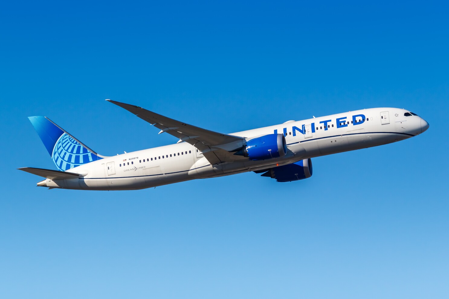 Book United Flights (UA) – Deals & Reservations Information